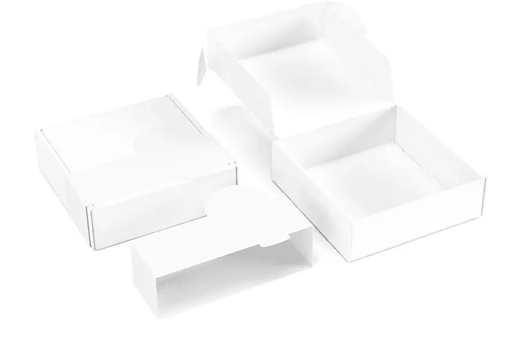 Коробка для подарочного набора Synergetic 170*200*90 мм белая